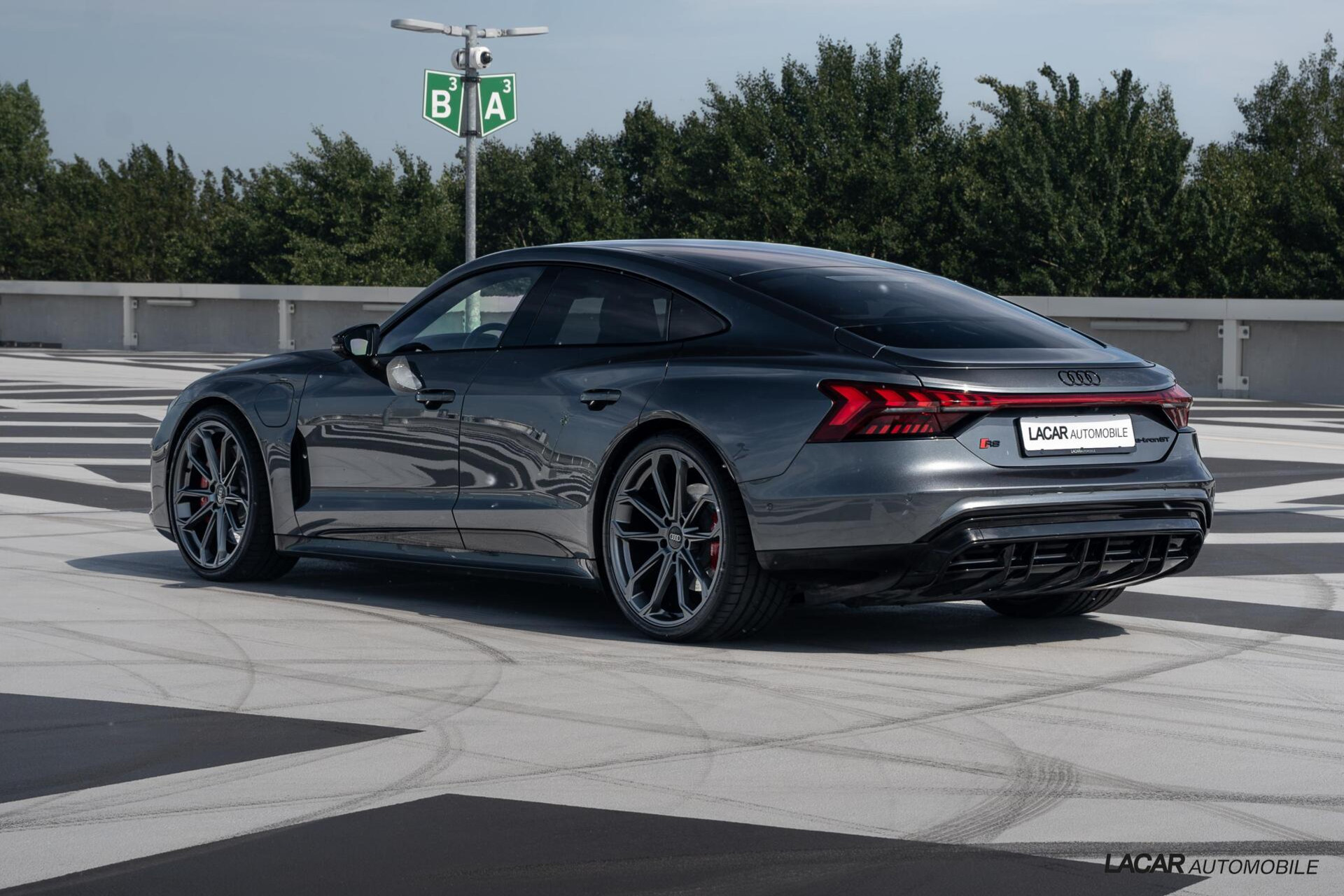 45824925-8.jpg