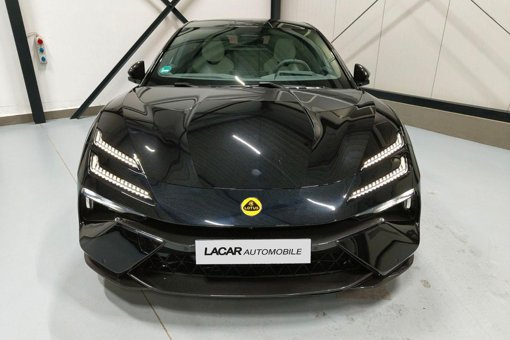 57571181-3.jpg